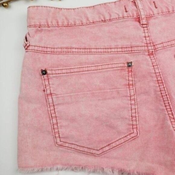 Free People corduroy frayed hem short shorts pink size 27 - Picture 7 of 9